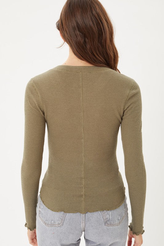 Daydreamer Waffle Henley in Olive